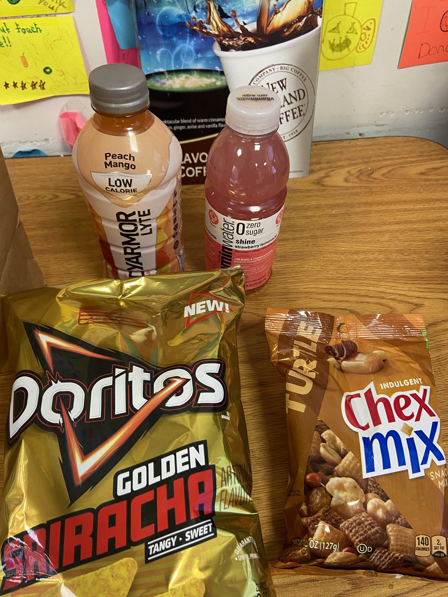 noseguy12's tweet image. Hungover long weekend haul. Time to see what these new Doritos are all about #SundaySnacks