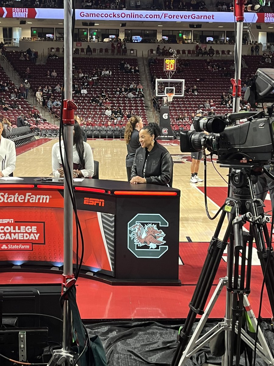 <a href="/dawnstaley/">dawnstaley</a> is in the house!