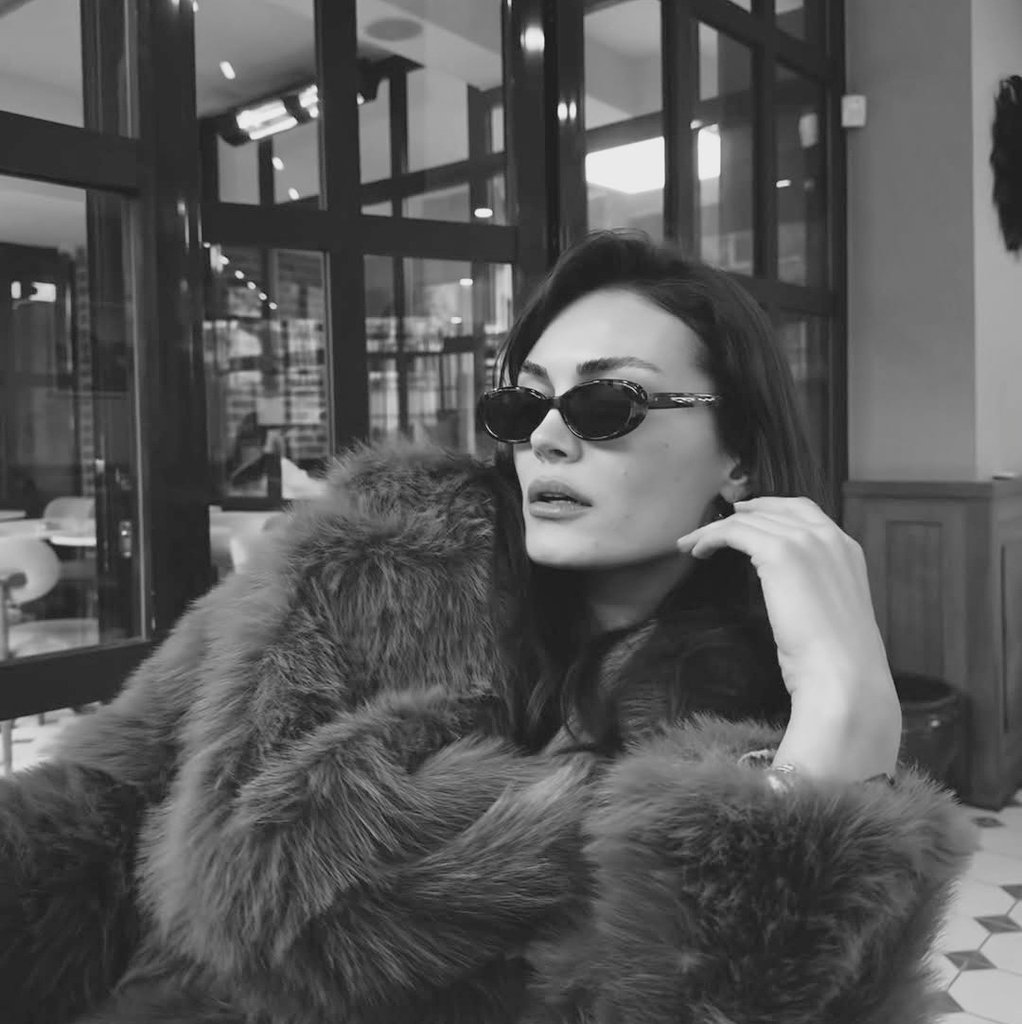 ⃝⃤𝑎𝑙𝑦𝑠 (@hilecihatun) on Twitter photo İSTERSEK KEK TARİFİNİN ALTINA ETİKETLERİZ SİZE NEEEEE
afiyet olsun şimdiden
Kakaolu Kek Malzemeler
3 adet yumurta
1,5 su b. toz şeker
1 su b. sıvı yağ
1 küçük pkt kakao
1 su b. yoğurt
2 pkt kbrtma tozu
1 paket vanilya
2,5 su b. un
#AlGon #KuruluşOsman
<a href="/Farukarann/">Faruk Aran</a>
<a href="/SimsekkBelgin/">Belgin Şimşek</a> İSTERSEK KEK TARİFİNİN ALTINA ETİKETLERİZ SİZE NEEEEE
afiyet olsun şimdiden
Kakaolu Kek Malzemeler
3 adet yumurta
1,5 su b. toz şeker
1 su b. sıvı yağ
1 küçük pkt kakao
1 su b. yoğurt
2 pkt kbrtma tozu
1 paket vanilya
2,5 su b. un
#AlGon #KuruluşOsman
<a href="/Farukarann/">Faruk Aran</a>
<a href="/SimsekkBelgin/">Belgin Şimşek</a>