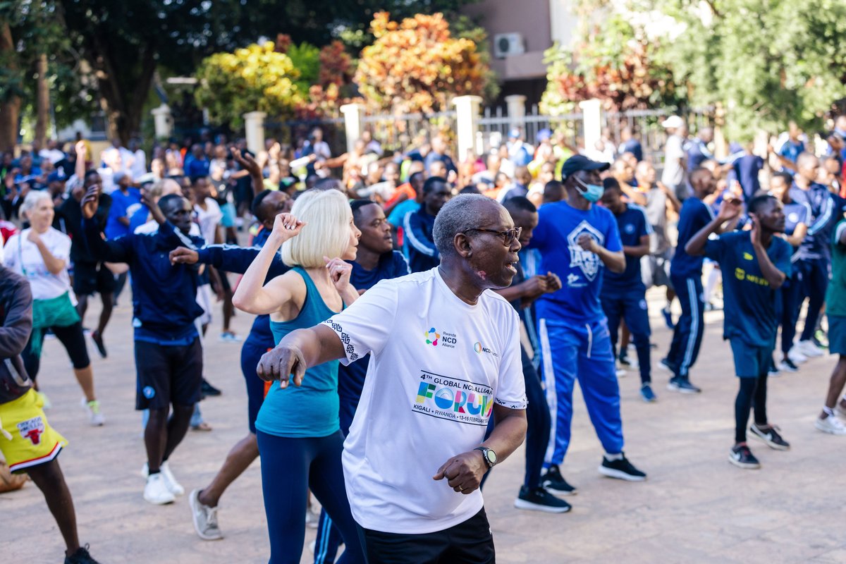 RwandaNCDA's tweet image. 💪The fight against #NCDs doesn’t stop in forum halls! 

Today, #NCDAF2025 participants joined Kigali residents for the renowned Kigali #CarFreeDay, a mass sports activity that promotes physical activity and healthier lifestyles.

Let’s keep #ActOnNCDs