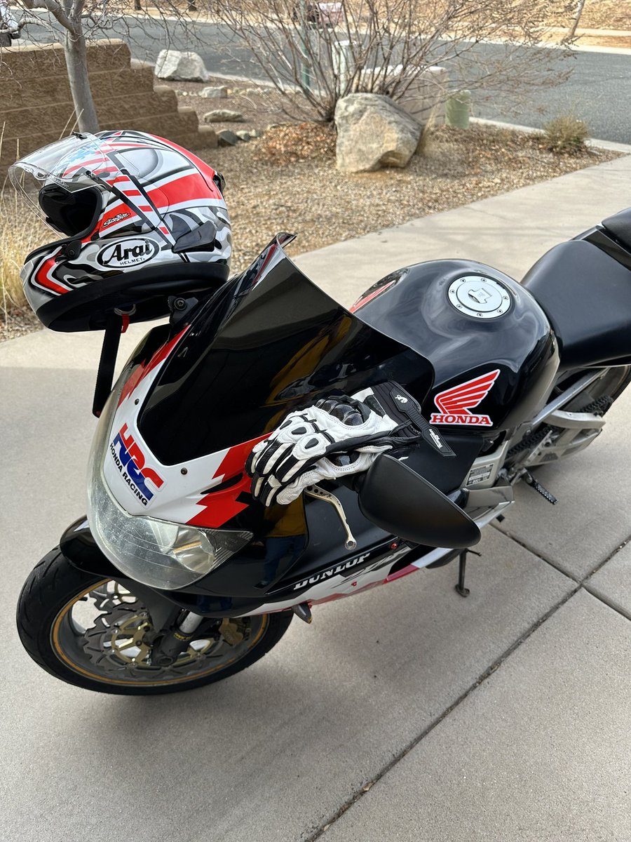 Quang Nguyen tweet media