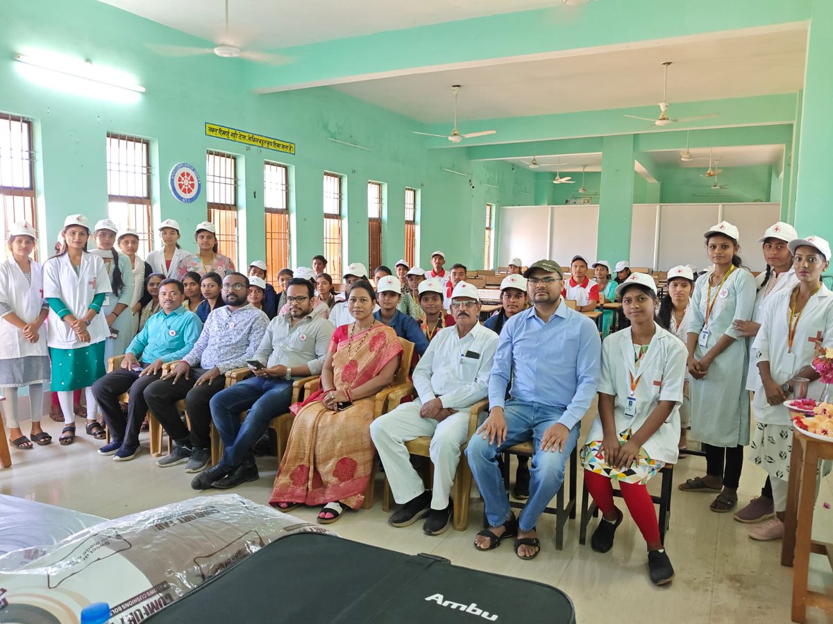 Vicky_Nss_vol83's tweet photo. #iyrscallFanikeshwarnathgovtCollegefingeshwar के  @DBNSSPO द्वारा प्राथमिक चिकित्सा फर्स्ट एड प्रशिक्षण कार्यशाला आयोजित किया गया।इस कार्यक्रम में विषय विशेषज्ञ के रूप में श्री डॉ मेदनी श्याम व डॉ प्रकाश कुमार साहू (फर्स्ट एड ट्रेनर), श्री हरि लाल साहू,रोमन लाल साहू उपस्थित थे। https://t.co/TbnE6MaJSO
