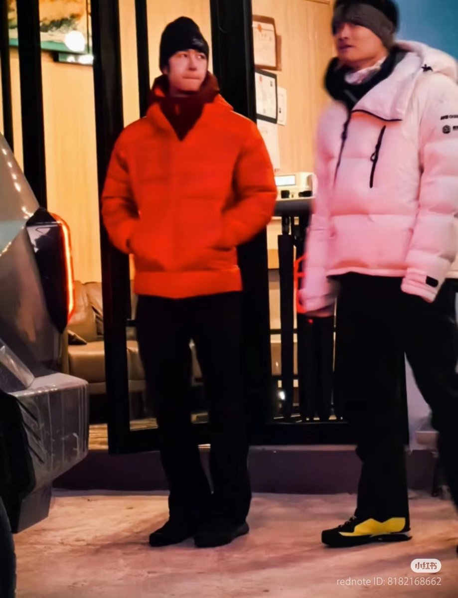 Wang Yibo • 王一博 • WYB 💚 Rose tweet media