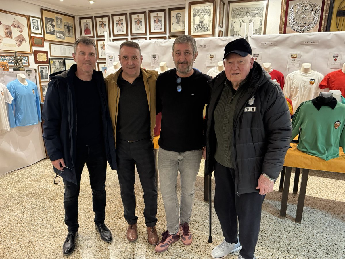 Amb Robert, Torres i Forment. Valencianisme autèntic, lluny del que mai podran entendre els que ocupen ara les butaques del palco de Mestalla. Orgull!