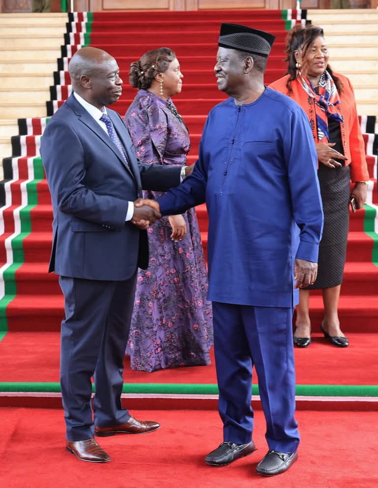 wanjerikariukE's tweet photo. Insiders says that there is possible coalition between Rigathi Gachagua Uhuru Kenyatta and Raila Odinga. Luo and Kikuyus.  Ruto betrayed Baba in his quest for AUC Chairman in Ethiopia to let Djibouti win 🇪🇹🇩🇯

Nairobi Hospital Ndindi Nyoro Manchester United State House https://t.co/46TkarDXJp