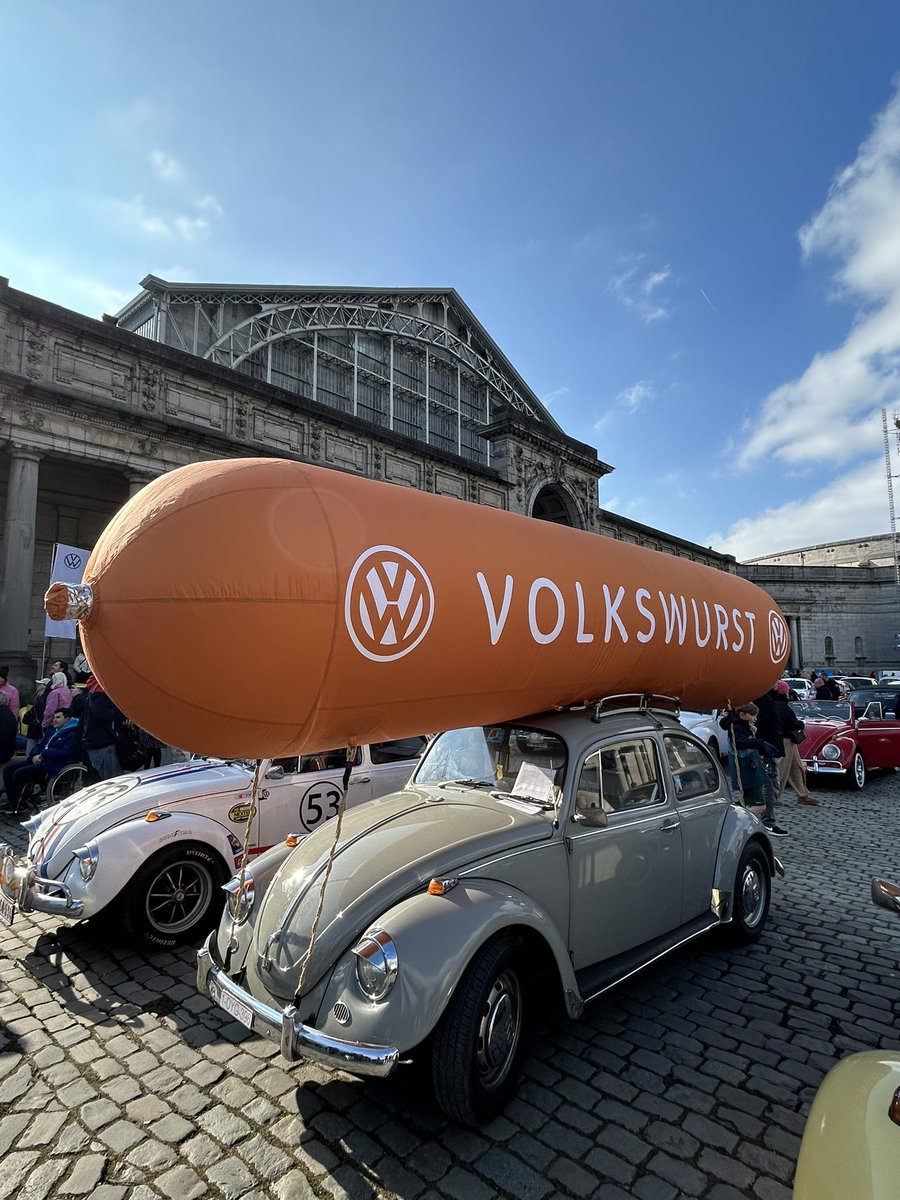 Chris_Brussels's tweet photo. Grande parade Beetle sur l’Esplanade du Parc Cinquantenaire. 👍
#Beetle #Coccinelle #Kaefer 🐞🇩🇪 #VW #Volkswagen #SundayVibes #Parc50naire #Jubelpark #Bruxelles #Brussel #Brussels 🇧🇪🇪🇺 https://t.co/q1hV82qReN