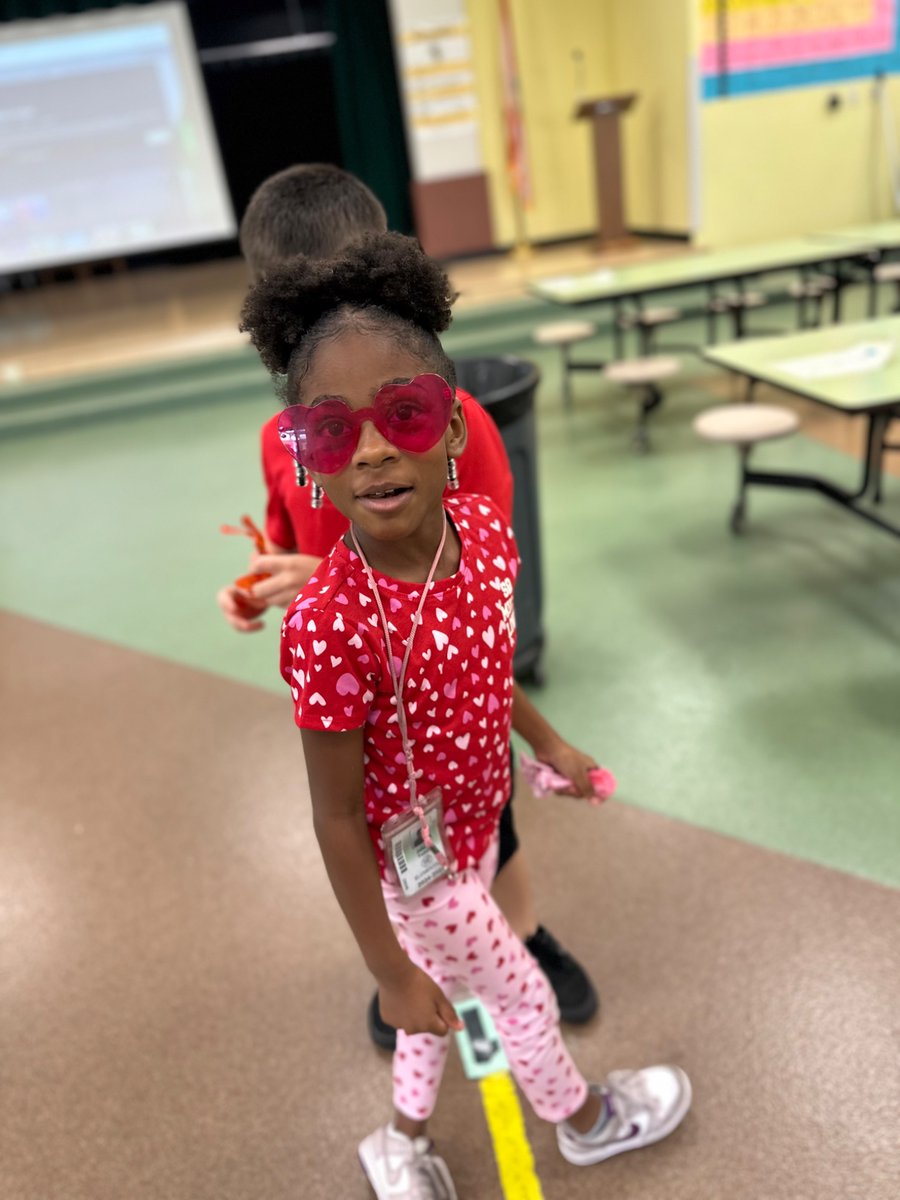 CESbuzzing's tweet photo. Happy Valentineโs Day from the Citrus Stingers!
โA School of Community Citizenshipโ
#agreatplacetobee #beethedifference
๐โค๏ธ๐โค๏ธ
@IRCSchools https://t.co/SPJKqzDzBn
