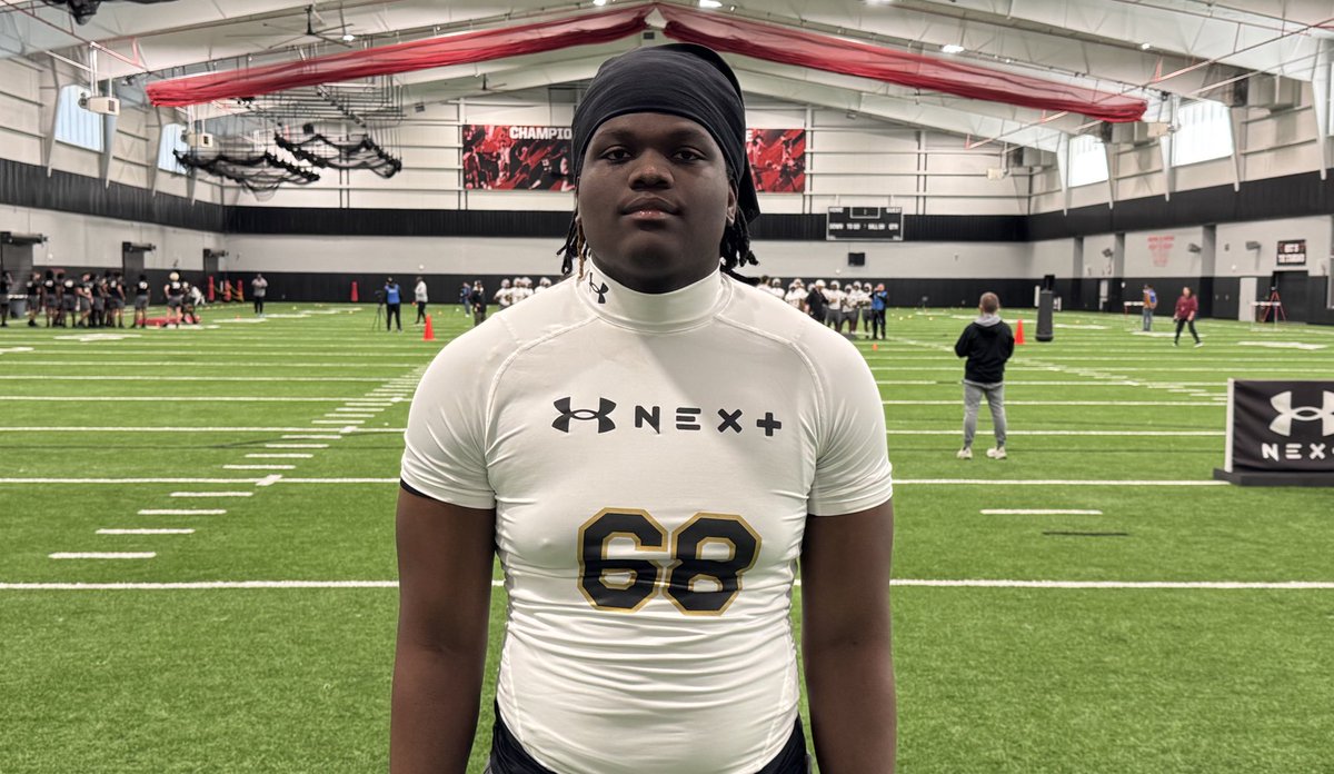 #Baylor 3⭐️ OL commit Kole Seaton at Under Armour Camp this morning. #SicEm