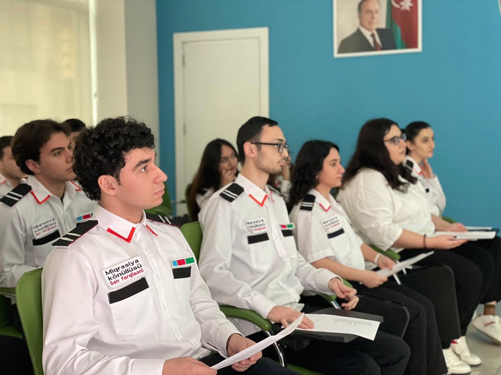 MigvolunteerAze's tweet photo. “Miqrasiya Könüllüsü” İctimai Birliyinin təşkilatçılığı ilə həyata keçirilən “Cinelingua” layihəsi uğurla başa çatdı! 🤩

dəstək olmaq və onları yeni, maraqlı öyrənmə metodları ilə tanış etmək üçün gələcəkdə də müxtəlif sessiyalar təşkil etməyə davam edəcək! 🤩 https://t.co/M5P5L4PUG6