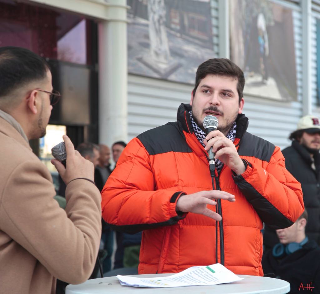 16/02 au marché de la Paillade, psy, procureur, profs, animateurs, associatifs, étudiants, journaliste... ont partagé 1même constat: 1mal-être grandit ds la jeunesse
Mais d'en parler depuis autant de points de vue amène aussi + de nuances, + d'échange de pratiques, + de solutions