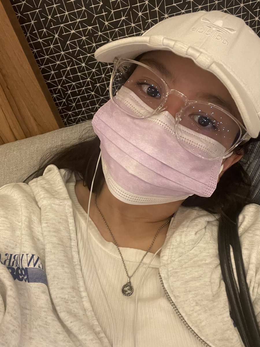 haeyxna's tweet photo. a day in my life as a non-showbiz gf ng bss https://t.co/DCKlvTy29n