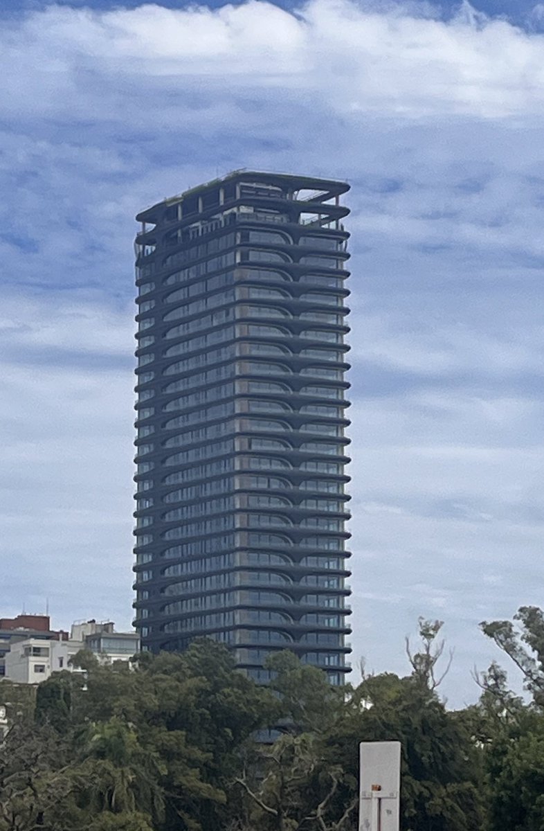 elmauro1's tweet photo. Lo que me gusta LA TORRE COLA LESS https://t.co/Cgi52BAvIP