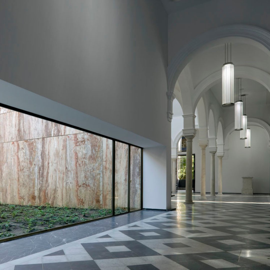 🌟 ¿Sabríais decirnos de qué edificio sevillano es esta fotografía? 🔎 Pista: fue construido entre los siglos XVII y XVIII por Guillermo Vázquez Consuegra y pertenece a la <a href="/AndaluciaJunta/">Junta de Andalucía</a> 😍 #openhousesevilla #festivalarquitectura #sevilla #arquitectura