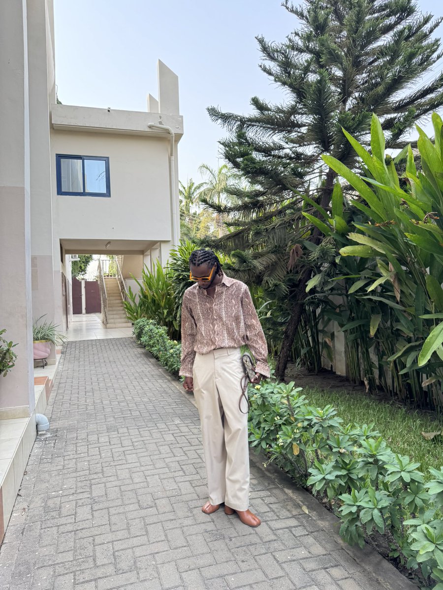 EkowBarnes's tweet image. Celebrating love in earth tones with your favorite guest! ♥️⛪️💍 

What a beautiful weekend honouring the Udehs! 🤎🎊 Cheers @chukwuthepainta &amp;amp; Carol ❤️🎉

#WeddingGuest