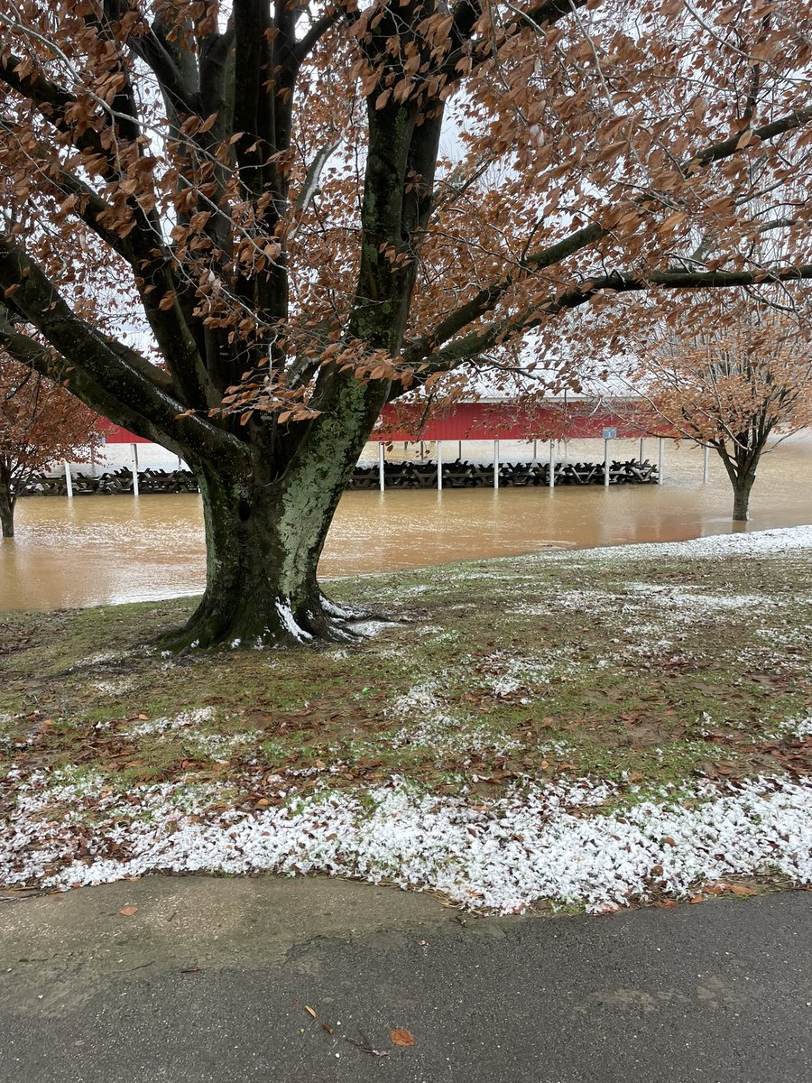 CurtisVincent5's tweet photo. Busy morning @BeechBendPark evacuating a person trapped on his camper @joeimel @wxornotBG https://t.co/9kH9BJ2Uxi