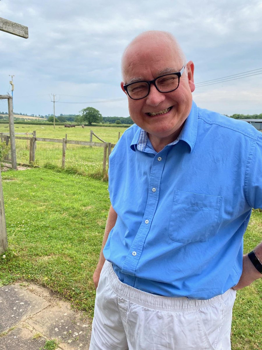 Ali4229Hudson's tweet photo. I am blown away by the response I am having to my simple plea to get more people to join Reform UK. Thank you, one and all. I’m nothing special, I’m no Rupert Lowe. I’m just a fat, old Yorkshireman who wants the country to be how it used to be back in 1979. https://t.co/AsS0qUyz1A