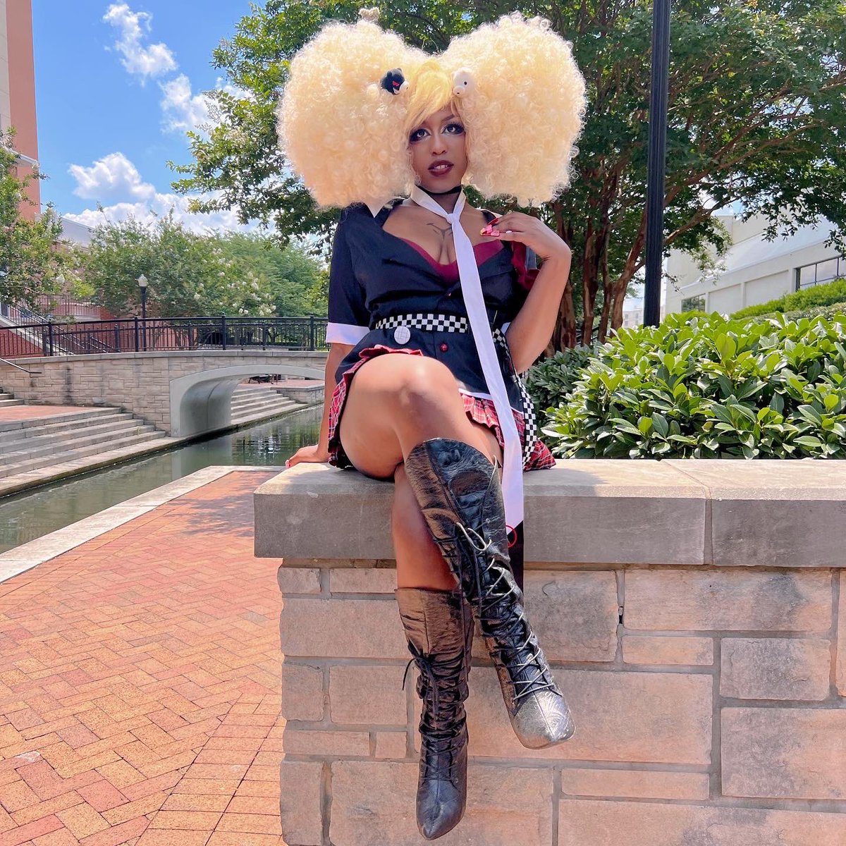 freetrip2venus's tweet image. Hehe, may I add? 👑❤️