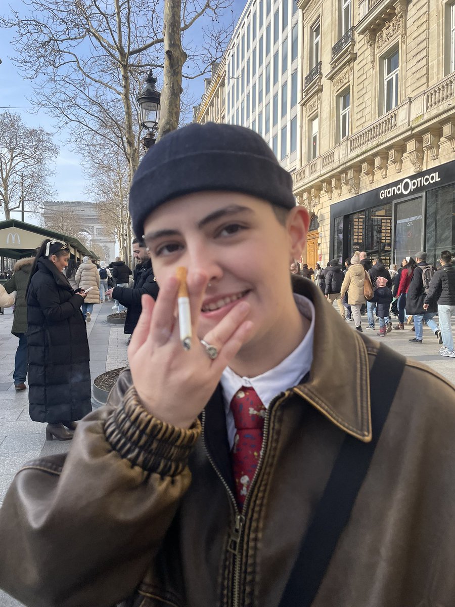 cacarlitoo's tweet photo. ma chérie #LGBTQIAValentinesWeek https://t.co/GiH1NmmqP3