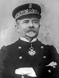 Le 16 février 1940 disparaissait l'amiral Louis Dartige du Fournet.

En septembre 1915, avec ses marins de la 3ème escadre française en Méditerranée, il avait porté secours à plus de 4.000 Arméniens du Musa Dagh, leur permettant d'échapper au génocide.

Une décision que Dartige