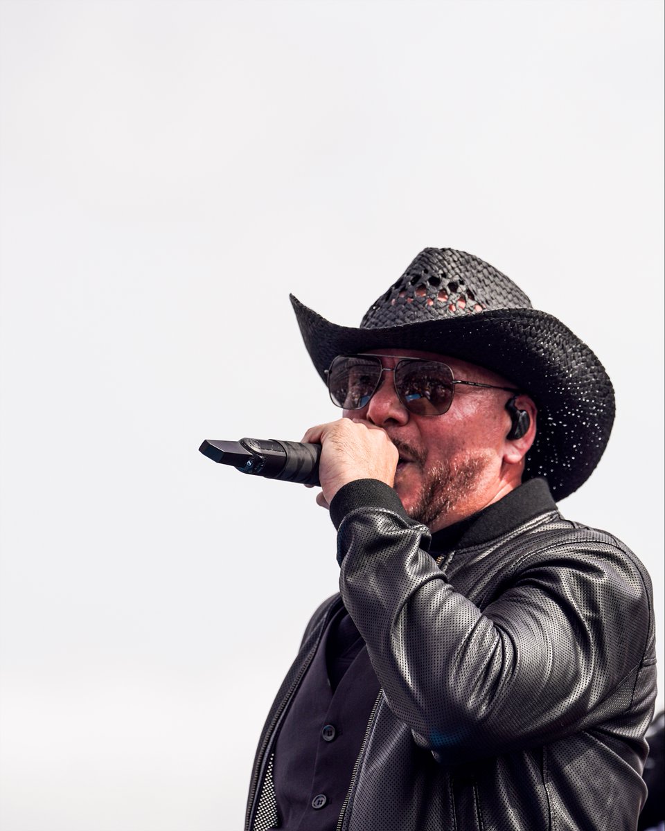 We're having the time of our life, <a href="/pitbull/">Pitbull</a> 🥳