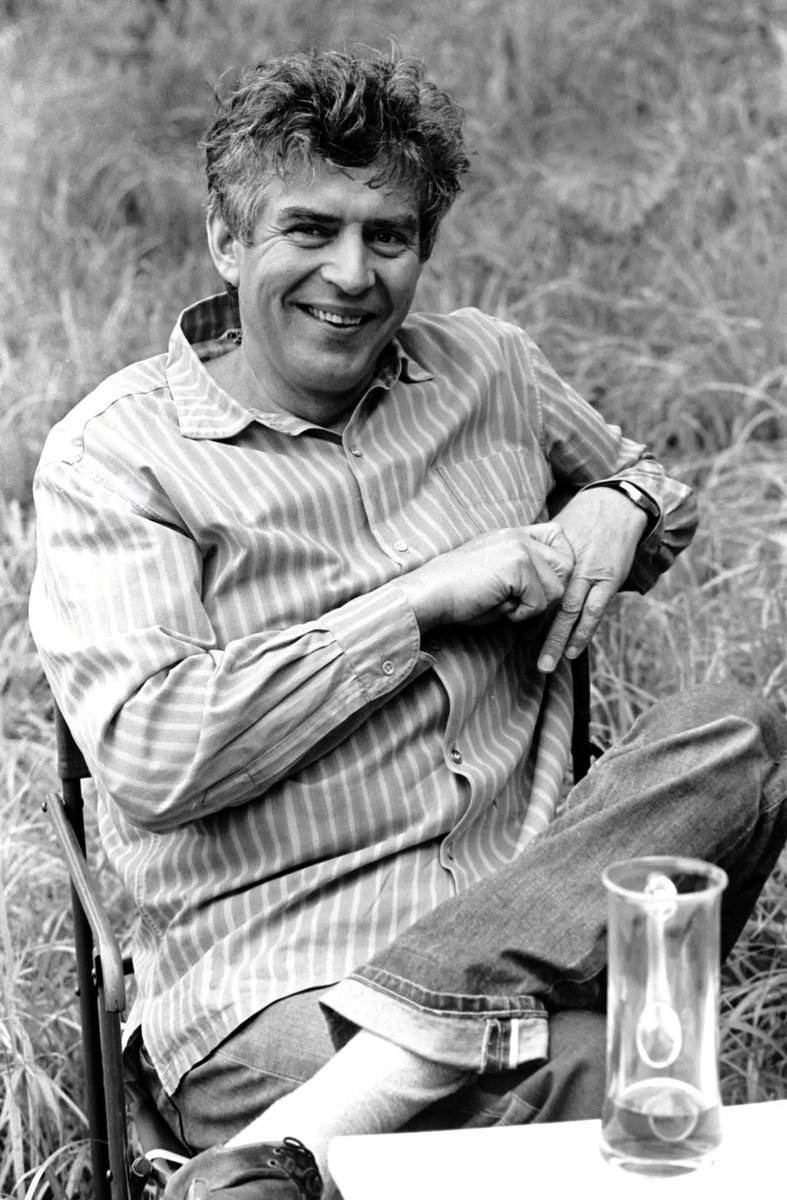 everbleed's tweet photo. Anthony Bourdain teki kyllä todella viihdyttäviä sarjoja ja onkin todella harmi että lähti niin aikaisin pilven päälle.

Se ei kuitenkaan muuta sitä tosiasiaa että kuvassa on näyttelijä Tarmo Manni. https://t.co/9Mk4EByIxr