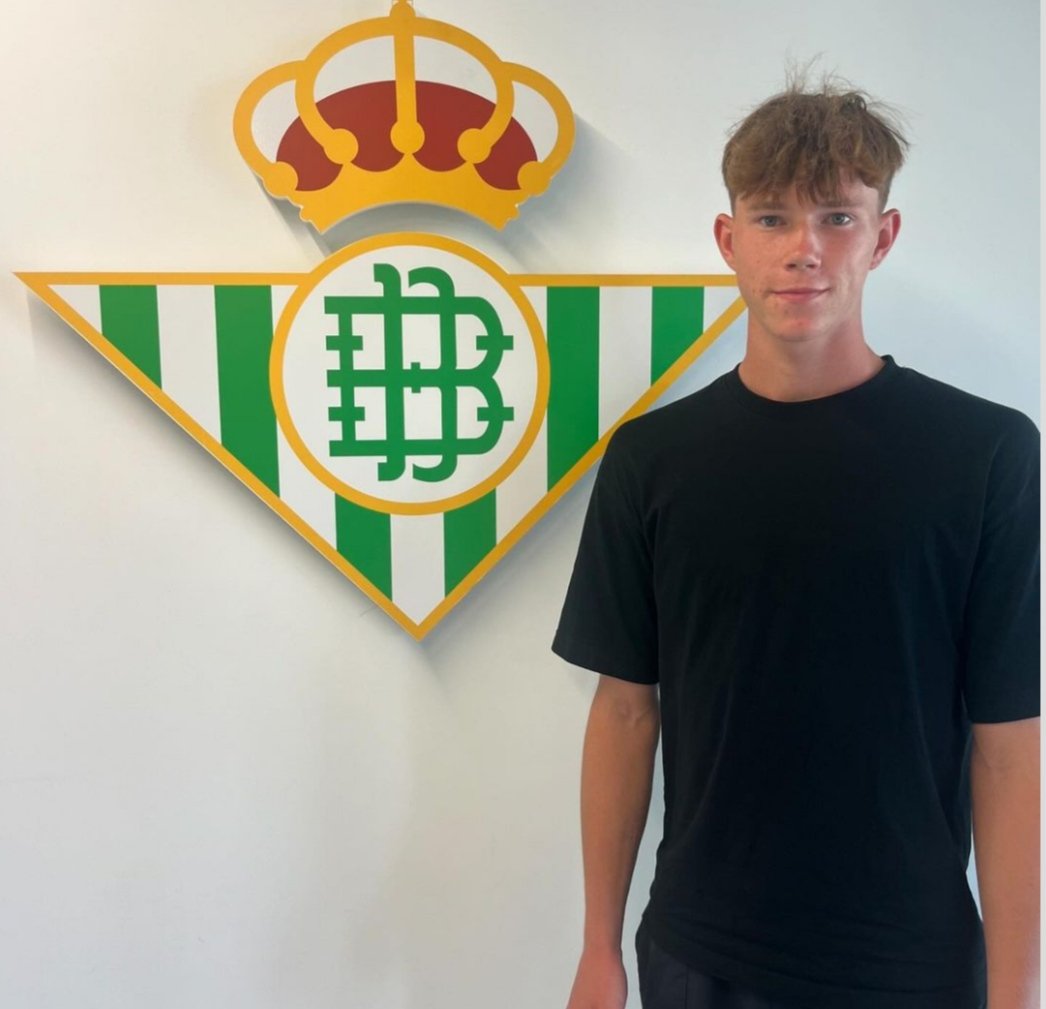 💚 Cantera Internacional...

🇺🇦 Fedir Tkachenko (2008) ha disputado 45 min en la portería en la victoria por 4-2 en el amistoso de Ucrania contra Grecia Sub17.

Nuestro portero entró al descanso cuando iba 2-2 y termina el partido sin encajar!

#CanteraBetis #Betis #BetisJuvenil