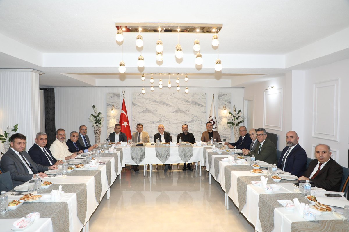sahin_serifoglu's tweet photo. Fırat Üniversitesi Rektörü Sayın Prof. Dr. Fahrettin Göktaş’ın ev sahipliğinde  üniversitemizin 50. yıl kutlamalarıyla ilgili değerlendirme toplantısı gerçekleştirmek üzere il protokolümüz ile bir araya geldik.

Toplantımızda, aziz şehrimiz ve güzel ülkemiz için önemli bir değer olan Fırat Üniversitemizin kuruluşunun 50. yıl dönümü ile ilgili yapılacak olan çalışmalarla ilgili hep birlikte şehrimize ve üniversitemize yakışır etkinliklerle ilgili değerlendirmelerde bulunduk.