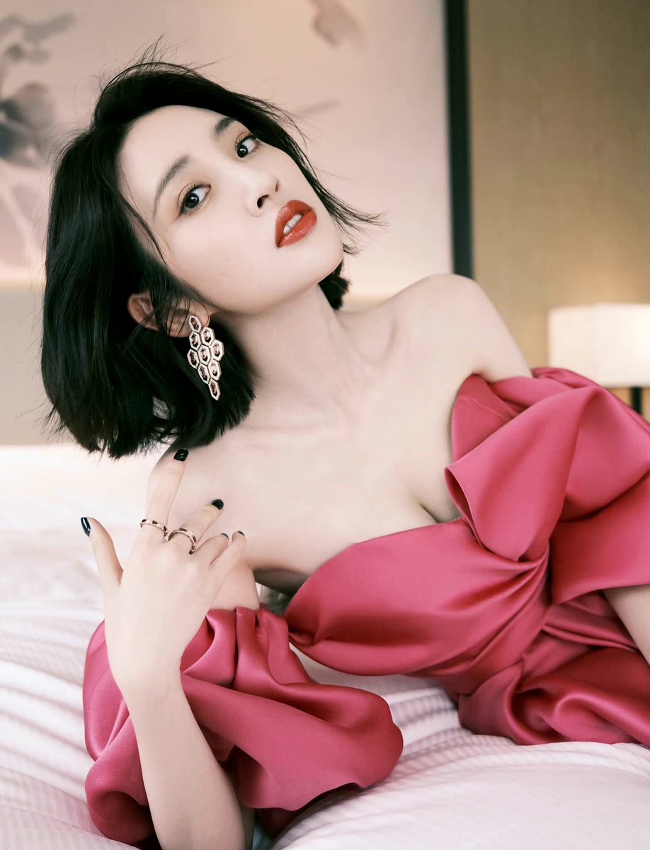 duilian584's tweet photo. 唐艺昕 https://t.co/ADoMW9KvGk
