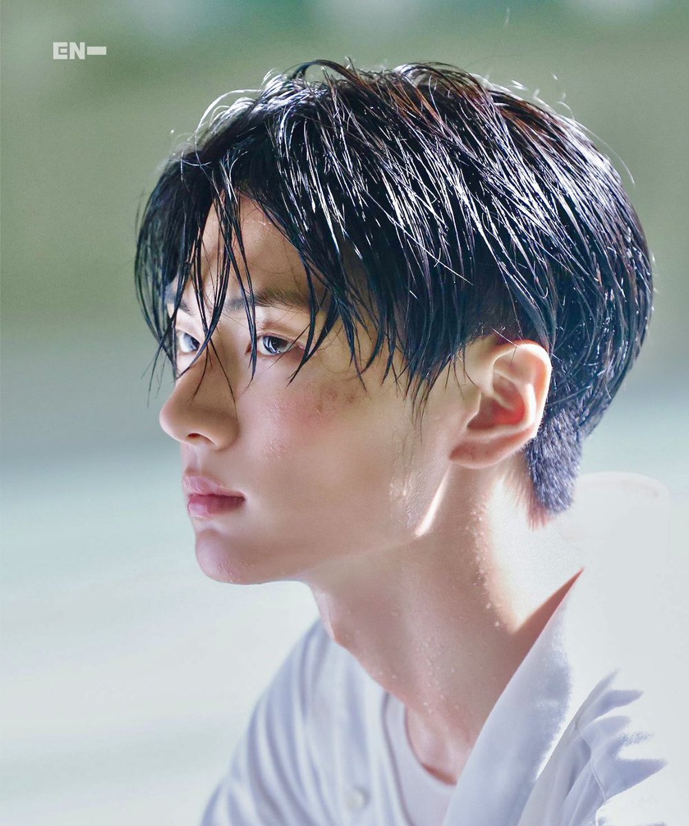 Kenna4jay's tweet photo. saw a man so beautiful i started crying https://t.co/Xjq8VnBrAi