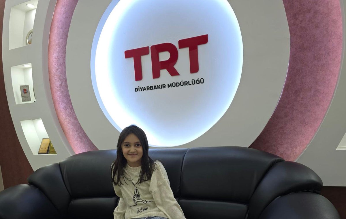 KayapinarBILSEM's tweet photo. Öğrencimiz Adel Zeynep Işık @TRT GAP Genç Yetenekler programına konuk oldu.Genç Yetenekler köşe program sunucusu Öğretmenimiz Zeynep Arslan’la bilim ve sanat konulu güzel bir söyleşi gerçeklestirildi.Kendilerine teşekkür ederiz.@KAYAPINARDBAKIR @kayapinarmem https://t.co/7AzWq2TsWr