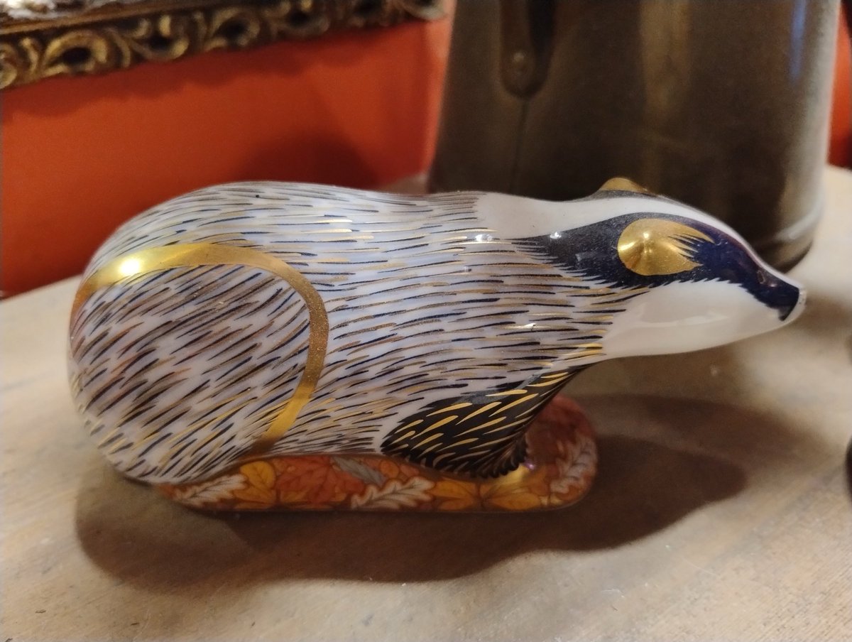 Rikkhep's tweet photo. #Alphabetchallenge #WeekGforGold Gilded badger https://t.co/c10I1JmmZS