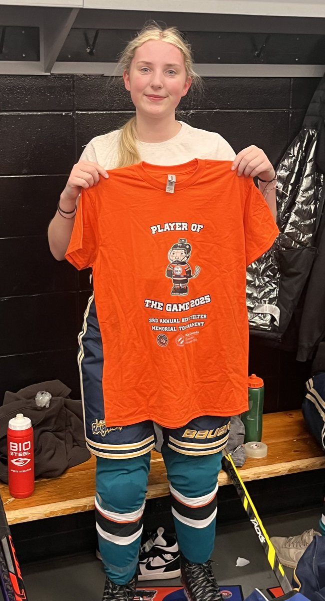 With a solid 2 point game ( goal &amp; assist) 
Helping us end the round robin with a 3-0 record, our player of the game #Chloe 
#Cheddar ~  #bensteltermemorialtourney 
🎀 🏒 🥅