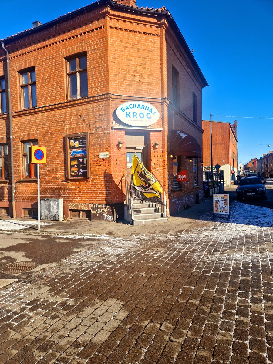 Tyvärr ingen serger idag 😢

Men jag har hört säkra källor hört att det hört ett glädje rop 
Ik pantern  med ny ordförande är på rätt riktning  ordförande gör allt och jobbar sten  hårt för det mål som finns att ik pantern ska kunna ha ett lag och få spela i hockeyettan 25/26