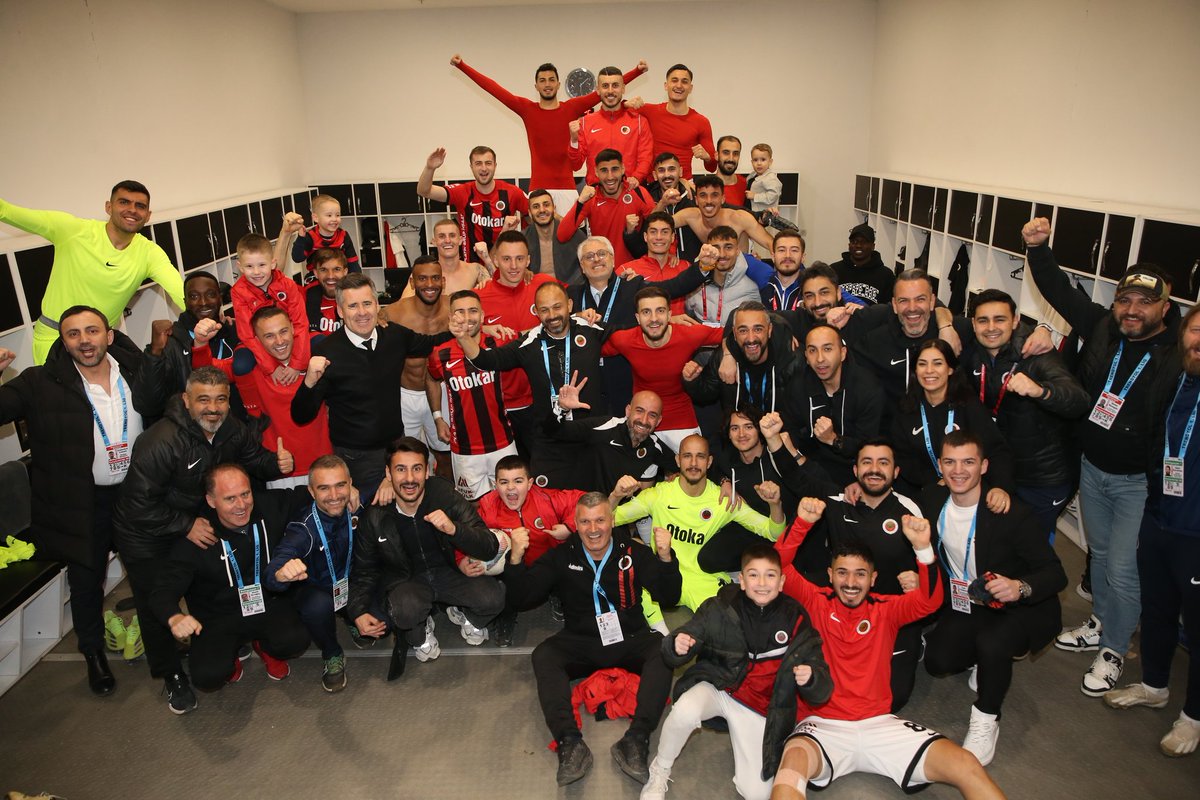 Ensarkemaloglu's tweet photo. #KupaAnkarayaGelecek 🏆 +3 çok şükür ❤️🖤 @kirmizikara https://t.co/jHfUcXFu9J