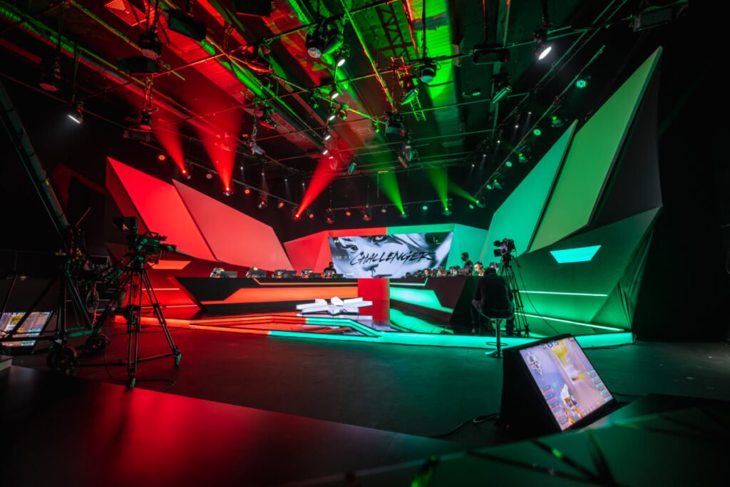 Se você quer montar um time para disputar um Relegation ou um campeonato aberto, precisa entender que o meta do Tier 3 é diferente do Tier 1. O foco não é só tática, mas sim firepower e capacidade de dominar os duelos. 

Aqui está o que funciona. ⬇️