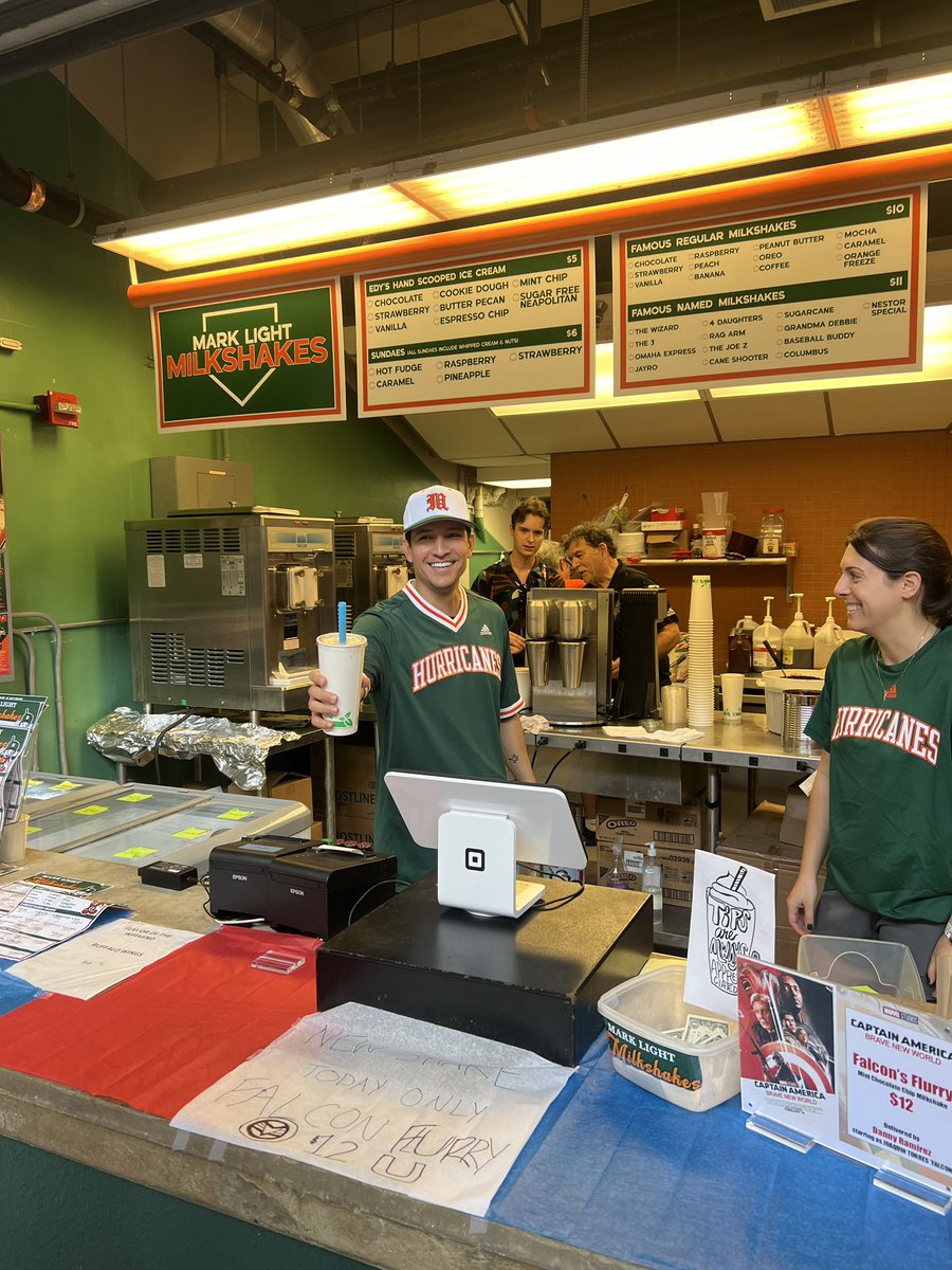 UM_TheEye's tweet photo. WE’RE BACK!!!
Rating @MarkLightShake for Another Year!!

First Up: Falcon’s Fury 
Falcon Himself Danny Ramirez serving up the shakes!! 

Mint Chocolate Chip Milkshake 

Perfect for a Hot Day 
HE SERVED ME THE SHAKE HIMSELF 🤩

10/10 https://t.co/Gkj21EjZoJ