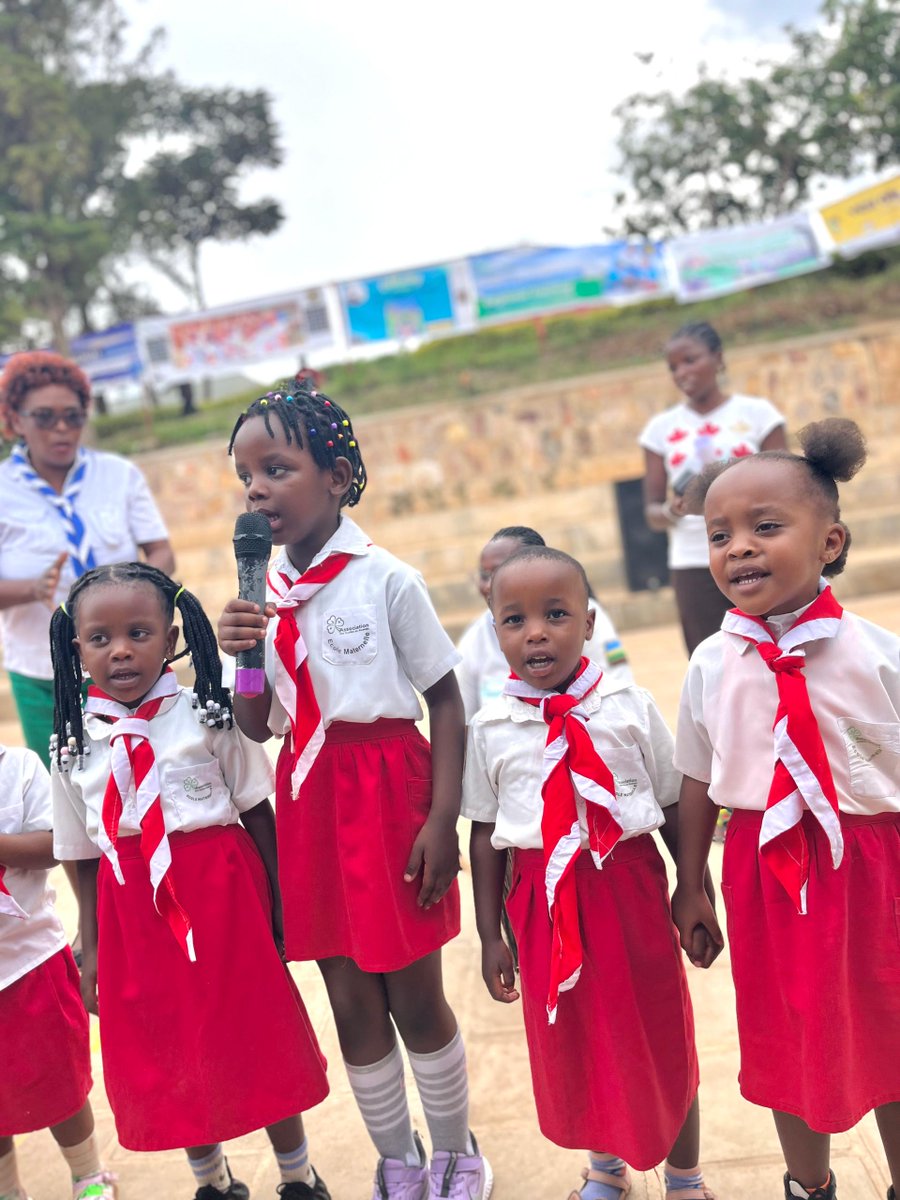 guidesrwanda's tweet photo. Through tasks, Girl Guides recalled their experiences of Guiding and the core principles that should lead them. We were also thrilled to enroll 36 Brownies, Rangers, and Young Leaders from Kicukiro district.
#OurStory #InkuruYange #GuidingWeek #WTD2025 https://t.co/tHIm36EyHR