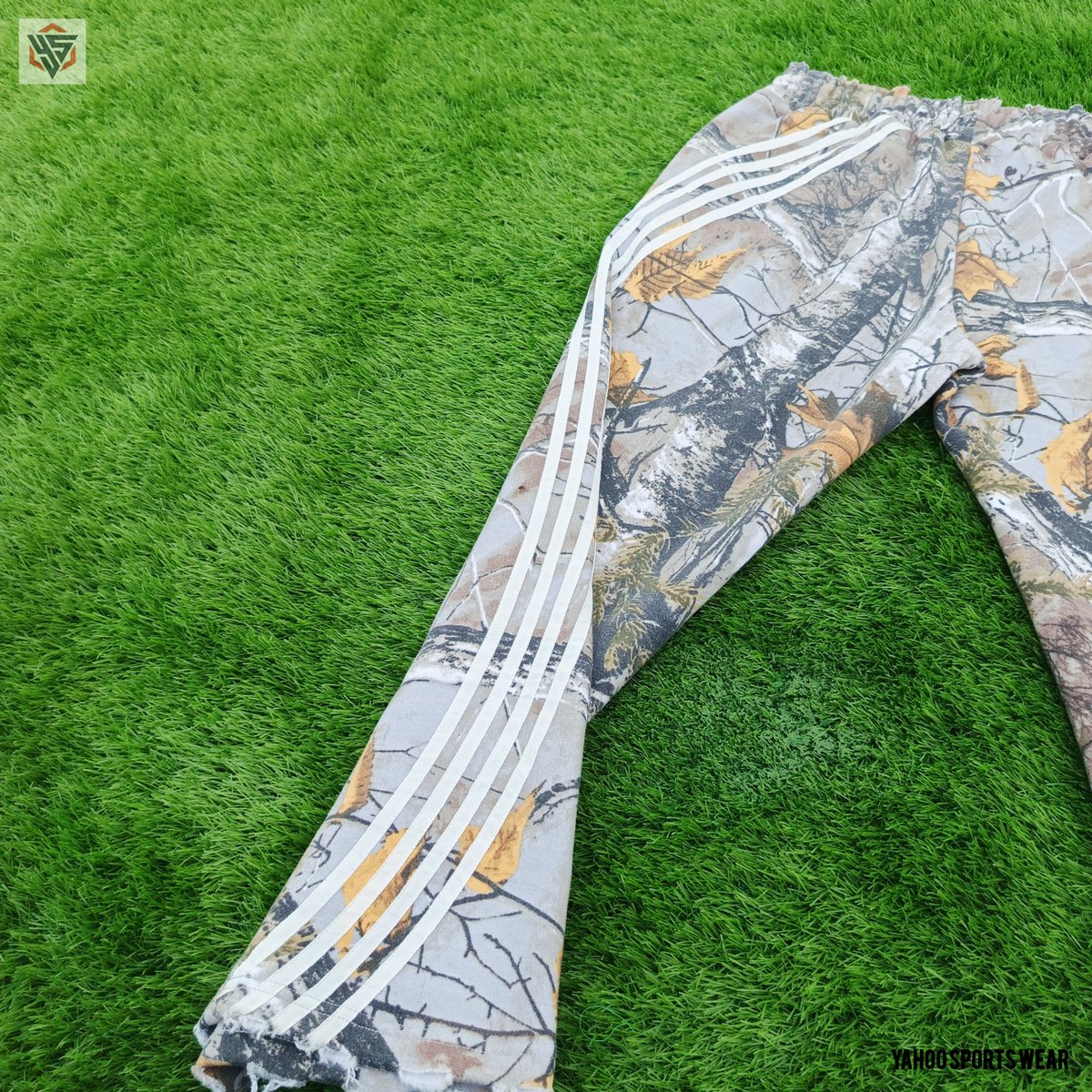 yahoo_wears's tweet image. Complete Trouser – Front &amp;amp; Back

&quot;Behold the finished masterpiece! Check out full front and back views that showcase every intricate detail of our custom-designed jungle camo trouser.&quot;
👖📸🌟
#finalproduct #junglecamo #completeview