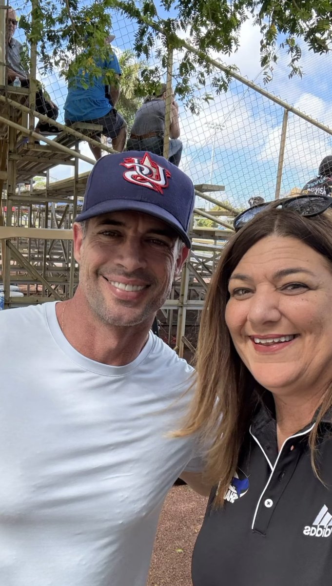 WLW_Venezuela's tweet photo. Vía mdcpresident
Muchas gracias por compartir
Fun Saturday with our MDC community cheering on the baseball team as they clinched a thrilling 6-5 victory with a walk-off hit! Way to go, Sharks! #MDCBaseball #SharkPride #GoSharks https://t.co/bYT4TxxbNX