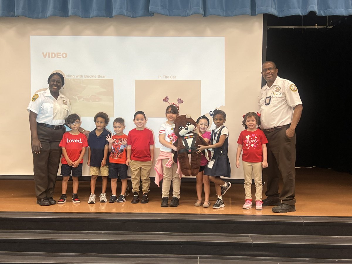 JCG_Eagles's tweet photo. Strap in for safety! Huge thanks to the Miami-Dade Police Department for reminding us why wearing a seatbelt is a must. 🚔🚘 #BuckleUpForLife  @MDCPSNorth @docstevegallon @SuptDotres https://t.co/8iuEdl19dA