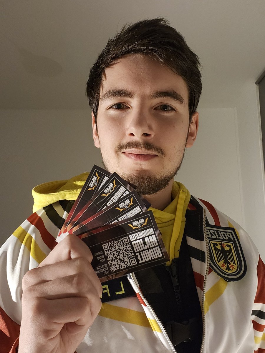 To celebrate the S.I. Grand Finals, I am giving away 4 Manchester Major codes! Follow&amp;RT to enter. Winners will be drawn next Sunday.

#SixInvitational #RainbowSixSiege #R6S
