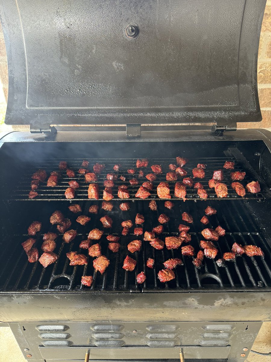 RickBCummings's tweet image. Mr. Cummings tried something new on the pellet today. Poor man’s burnt ends. Turned out way better than I expected. Also some chicken thighs for meal prep this week. #StandByToGetSome