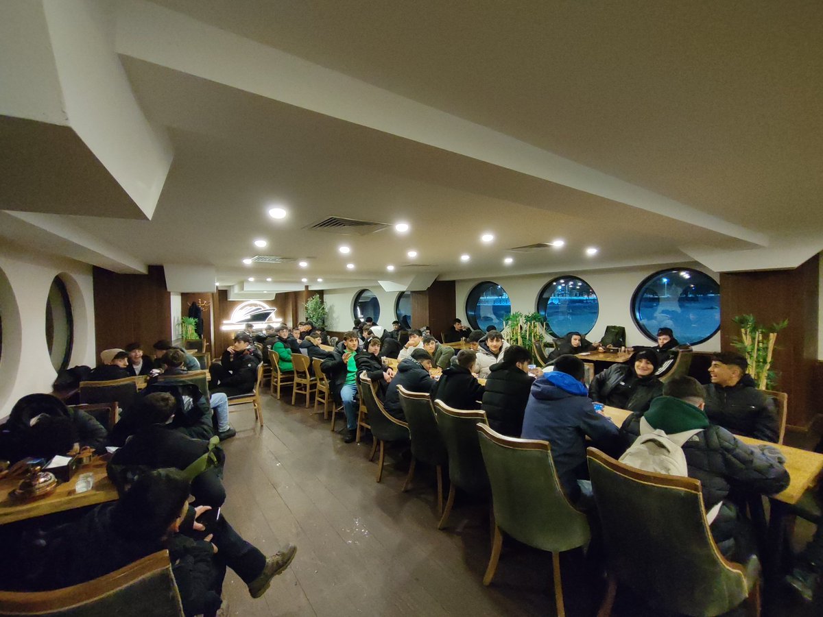GozelerEmirhan's tweet photo. 📍Olimpiyat Parkı Gemi Cafe
Önümüzdeki hafta  gerçekleşecek olan Sayın Cumhurbaşkanımızın 8. Olağan Büyük Kongresi sebebiyle liseli kardeşlerimizle bir araya gelerek istişarelerde bulunduk. 

Erzurum Yeni Seçmen Kongre'ye hazır 💪🏻

📆16/02/2025 https://t.co/56c6YYND4J