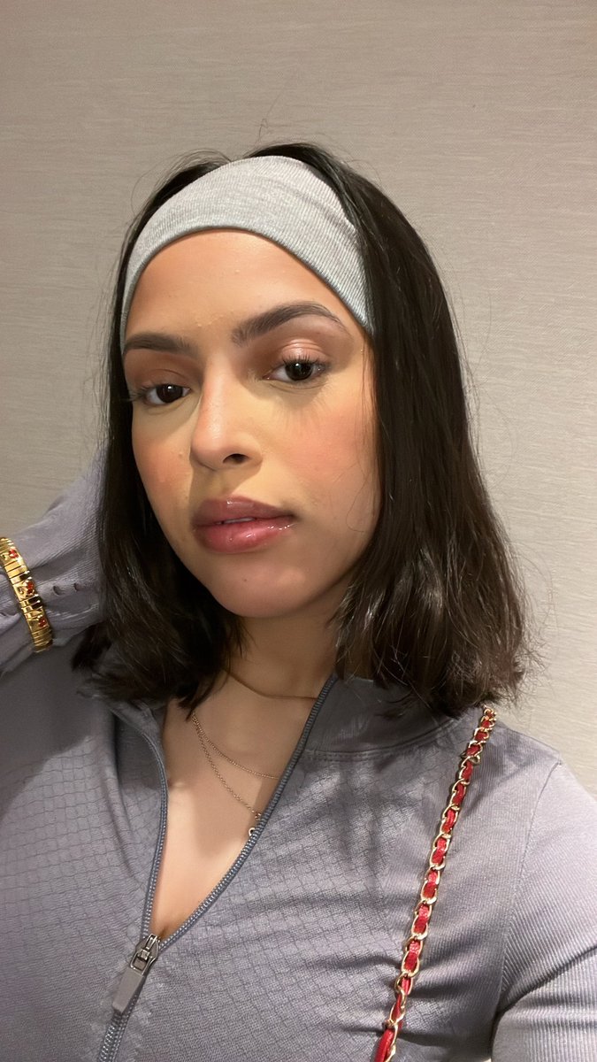 xolenaaaa's tweet image. The Glow 🪄