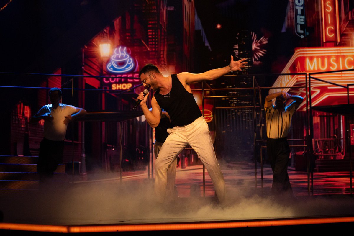 DavidAfonsoMs's tweet photo. Más fotos de mi actuación en el
@BenidormFestTVE!

Volvería a vivir este día un millón de veces (@escplus_es) 🎙️✨ https://t.co/NrUqbLAuZZ
