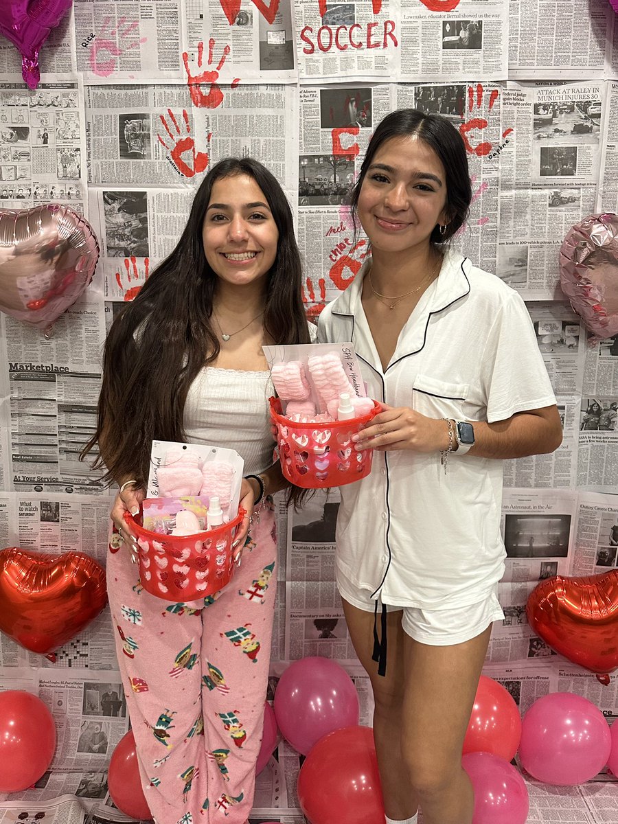 Warren Soccer Galentines 2025!! Thank you to The Lombard family for hosting our girls 💕❤️