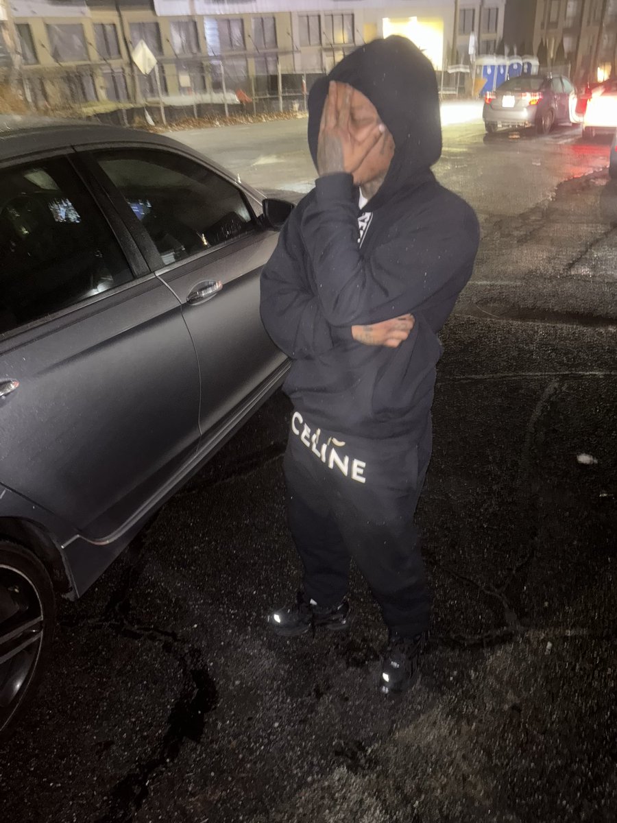 jazzswerve's tweet photo. GO STREAM DAT CANT CALL OFF BIDNESS EP IF U DIDNT ALREADY https://t.co/gl59oaOwUn https://t.co/LR6ojAGn5B