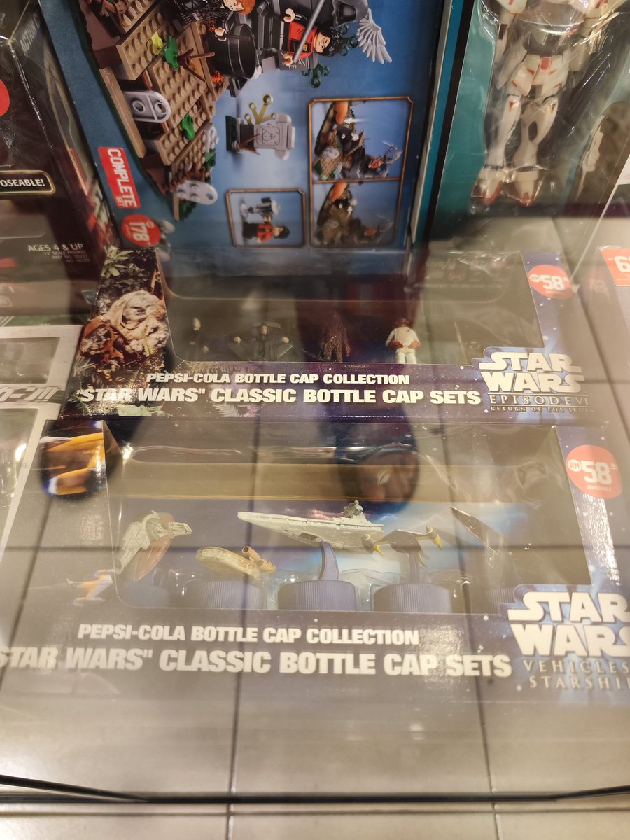 Muhammadsyakirx's tweet photo. #selamanbundle 

Terjumpa dua set penutup botol star wars ni haihh tergoda betul aku ya hahahahahaha tapi tu la tak beli pun https://t.co/055l0NeNz8