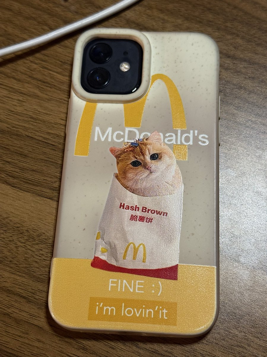 Lost access to both LINE and WeChat when I got my new phone 🤦🏻‍♀️ DM me if we used to be friends in these other realms please.