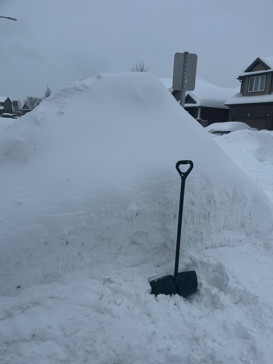 Digging out in Alliston #ONStorm